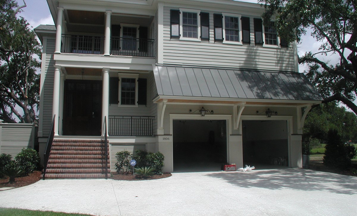 LYNCH RESIDENCE FRONT.JPG